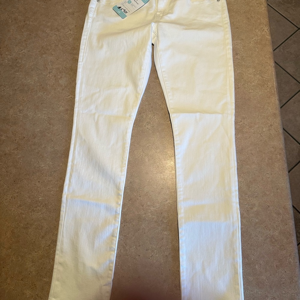 CABI slim boyfriend white jeans.New with tags.